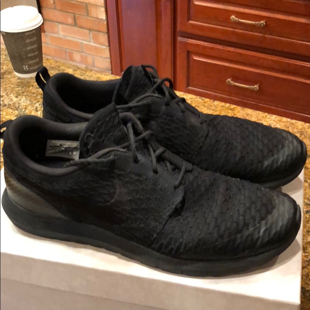 Nike Roshe men’s sneakers . Size 11.5